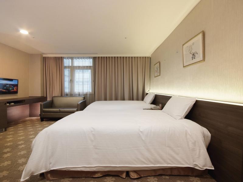 วาย โฮเต็ล Hotel ไทเป ภายนอก รูปภาพ