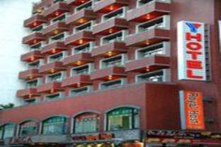 วาย โฮเต็ล Hotel ไทเป ภายนอก รูปภาพ